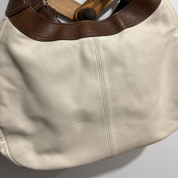 COACH SOHO- LYNN HOBO BAG - Picture 2 of 7